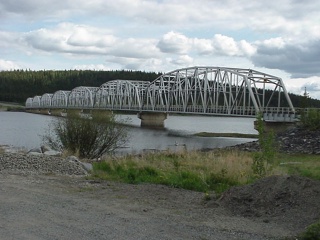 Teslin River bridge, the longest bridge in the Yukon , two hours later when we returned for the gas cap