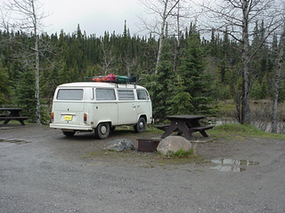 The bus sleeps late at Buckinghorse River