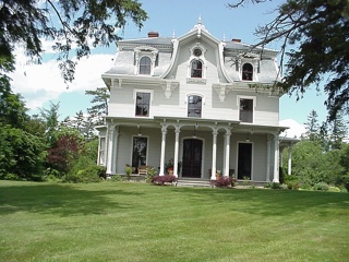 Cool old building of the day, a home in Lincolnsville