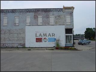 Lamar welcomes us