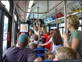 The Metro bus 83 to the Green line