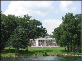 One of many, many grand second homes on the lake front. We thing this guy owned Chicago, but we may be mistaken.