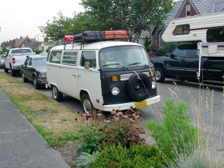 A second morning in Ballard, sans passengers. The bus is getting nervous.
