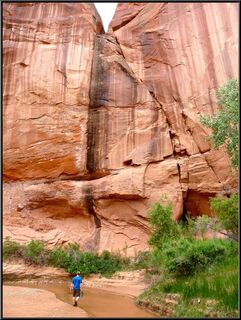 Up Coyote Gulch, sans pack