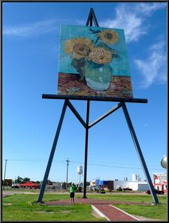 The world's largest easel, in Goodland. Wouldn't work for the artist below it