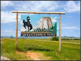 Wyoming welcomes us, we like it's style