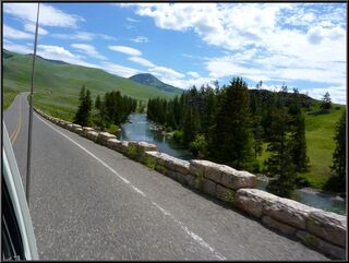 Heading into Lamar Valley