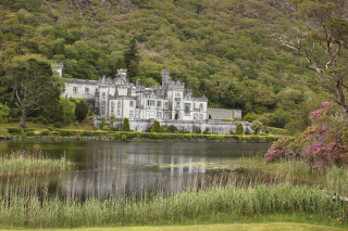 Kylemore Abbey on the way to Roundstone