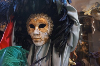 You will not find yourself maskless on purpose in Venice.