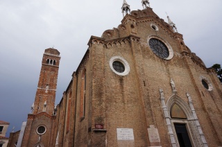 The Frari chapel, at 7:00am.