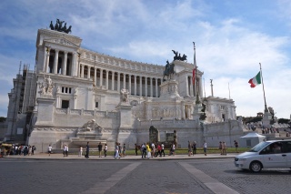 Just another understated public building, the Monumento Nazionale a Vittorio Emanuele II
