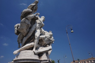 Crazy activity on the bridge over the Tiber river