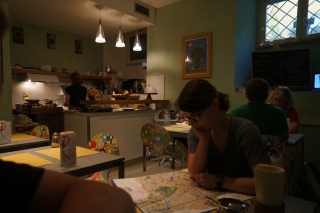 Waiting for breakfast at the most awesome Beehive Cafe