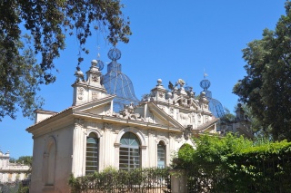 After the Borghese Gallery, in the gardens. The Aviary