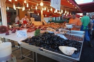 Mussels, and the slab of tuna our dinner came from