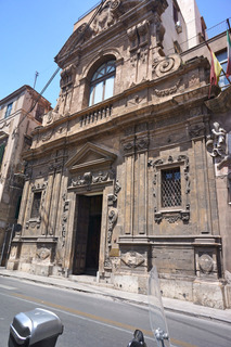 The town biblioteca, no wifi