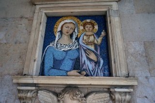 Madonna and child. Kind of everywhere here
