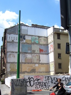 Floors and apartments gone, wall colors and paper remaining
