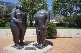Adam Et Eve in the statue garden
