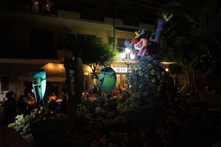 Crazy flower clown and frogs