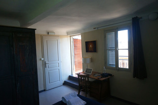 A fourth floor (really 5th) walkup