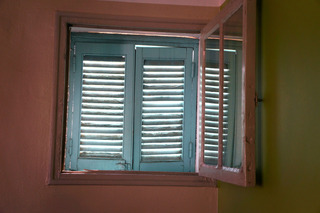 Side shutters