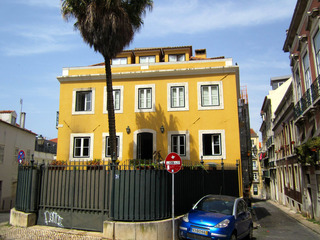 The Oasis Backpackers Mansion