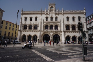 Rossio train station, fifteen minutes after we first saw it and didn't believe it was a train station
