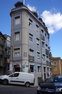 Nothing new, but we love the architectural effort to fit this building here