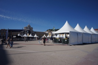 In the Praca do Comercio, a party waiting to happen