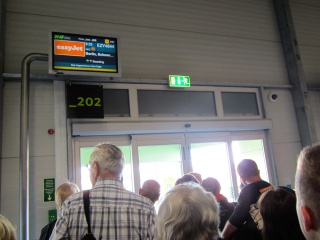 Today we try Ryanair competitor Easyjet