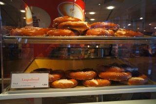 Theresa tried to order a laugenbrezel. It worked better when she said pretzel