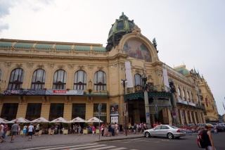 Next to the Praque Municipal House. Exemplary Art Deco. We'll be back tomorrow for a tour