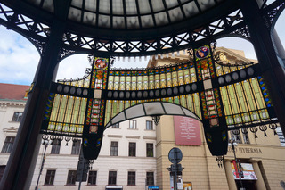 Art Deco way out