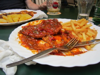 Traditional Vienesse dining. Goulash and espanola