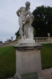 European statues, never at a loss for convenient fabric