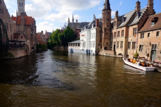 The sun breaks and Brugge gets quainter