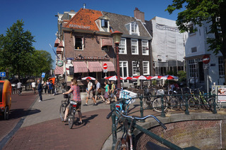 Cafe Hansel and Gretel?