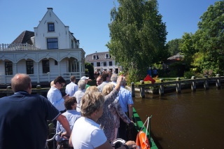 Nearing the other bank, and a crowd waiting to go the other way