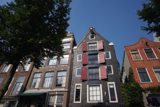 We like the red shutters