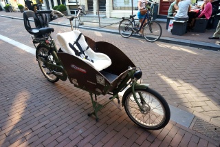 How soccer moms do it in Amsterdam