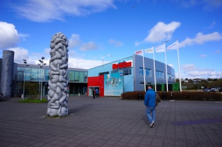 An evening walk to Laugardalslaug, public swimming and hot pools. Art