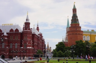Looking into Red Square from the outside