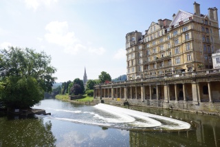 The steps of the Avon, locks to the left