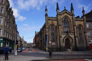 Crossing Clerk Street...