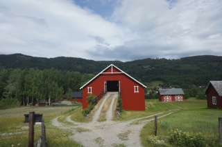 Norwegian barn, with car ramp