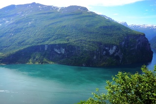 Looking back at yesterday's hike, right along the top of the cliff