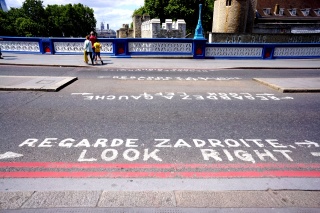 LOOK RIGHT — and REGARDEZ A DROITE — near the Tower of London