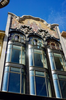 The Art Deco front of our building. On walking tours, as we stepped into one