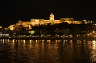 The Palace in the evening, from the chain bridge